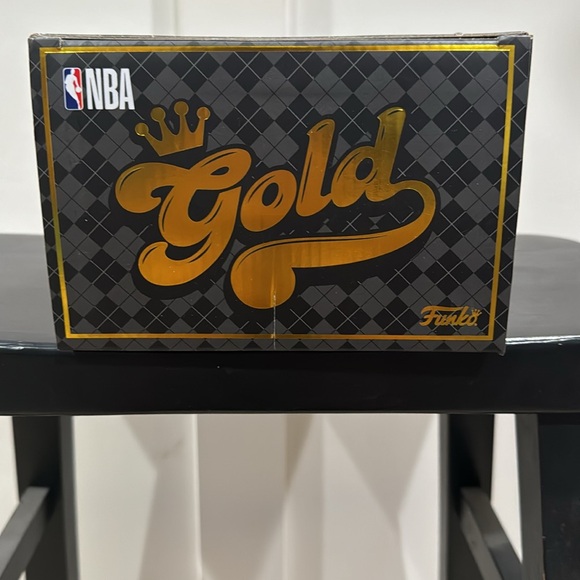 FUNKO - Gold Premium 12" Vinyl Figure - Lebron James - Picture 6 of 6